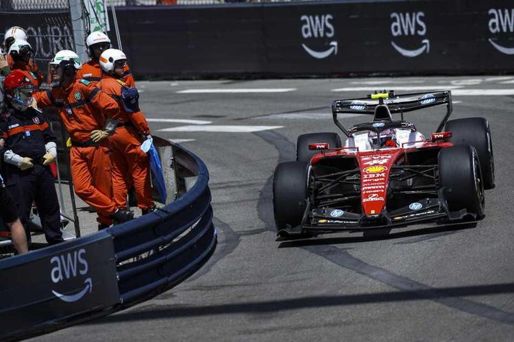 F1 › Hamilton lidera un doblete de Ferrari en los segundos libres de Mónaco