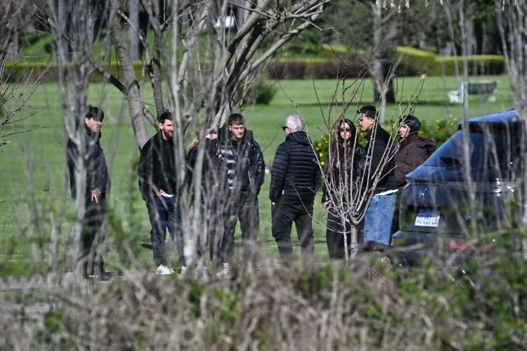 Lionel Messi se despede de seu pai e recebe mensagens de carinho em Rosário; veja fotos