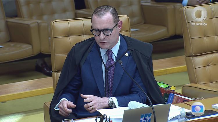 Cristiano Zanin, do Supremo, nega pedido para obrigar Câmara a instalar CPI do Banco Master