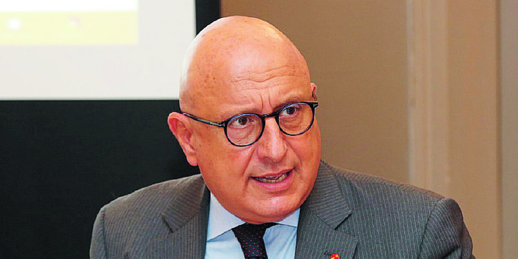 Corruzione e mazzette in Sicilia, chiesto l'arresto dell’ex assessore regionale Gaetano Armao: 8 indagati I NOMI