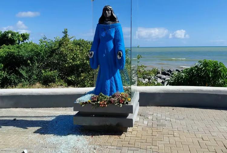 Estátua de Iemanjá é alvo de vandalismo pela segunda vez em menos de um mês, em João Pessoa
