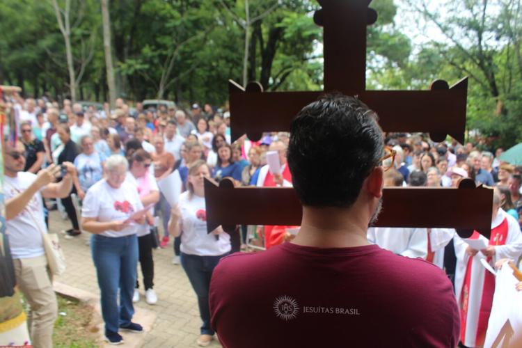Peregrinação Jubilar encerra caminhada na Romaria ao Caaró com romeiros reunidos em oração