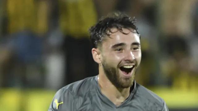 Corinthians recusa proposta de R$ 5 milhões pelo lateral Pedro Milans