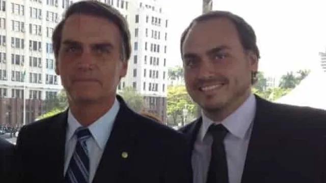 Jair Bolsonaro reage às desculpas de Carlos: "Negativo!"