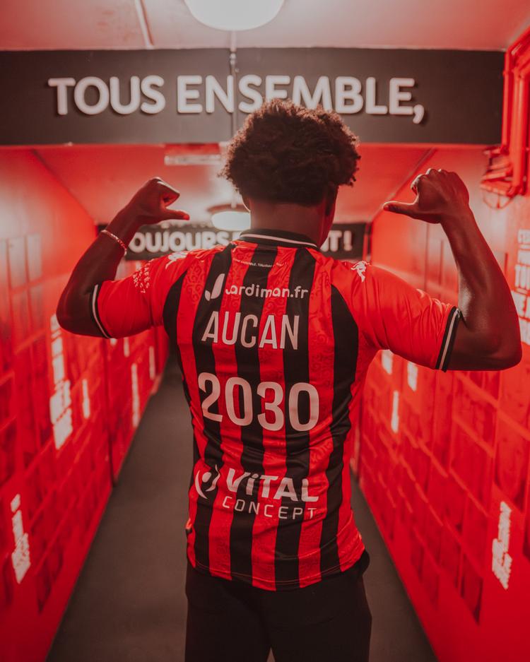 Ewan Aucun passe professionnel En Avant Guingamp EAG AMD02442