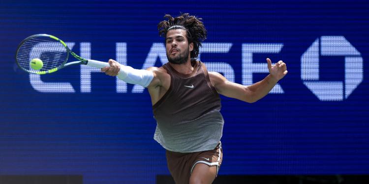 Us Open, Alcaraz si ricorda ancora come si fa: torna dopo 139 giorni e batte Safiullin in tre set
