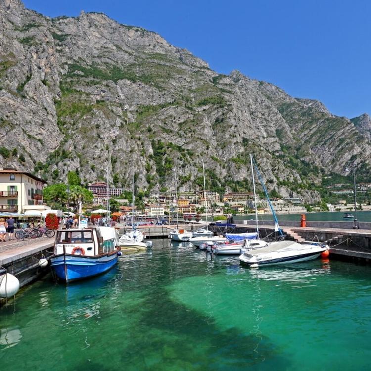 Un viaggio tra i record del turismo italiano: dai borghi nascosti alle città più visitate