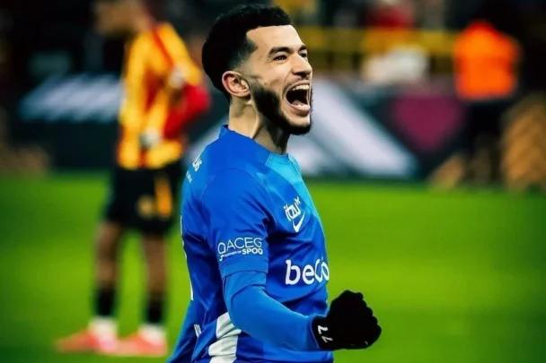 الوحدي يقترب من الانتقال إلى الدوري الإنجليزي