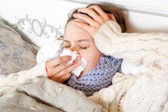 Influenza, la stagione è già arrivata? I consigli dell'esperto per affrontare il primo freddo