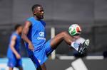 Konaté: "¿Lamine? Lo importante es mantener la humildad y no caer en ese tipo de trampas"