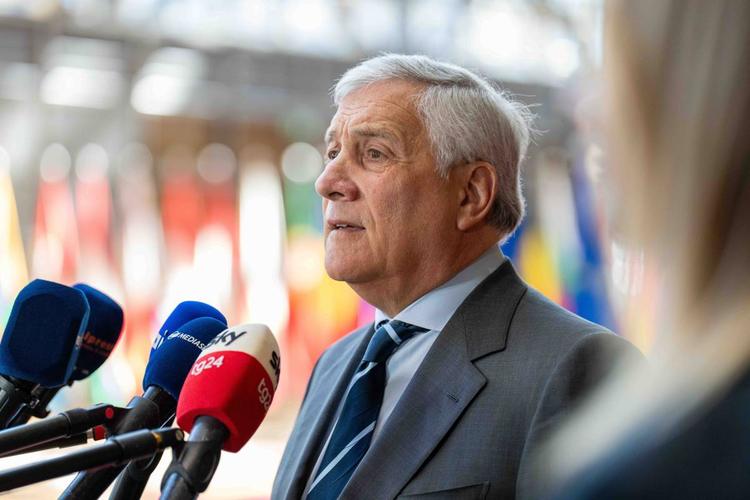 Tajani chiude il caso Schlein. "Manovra correttiva? Forse"