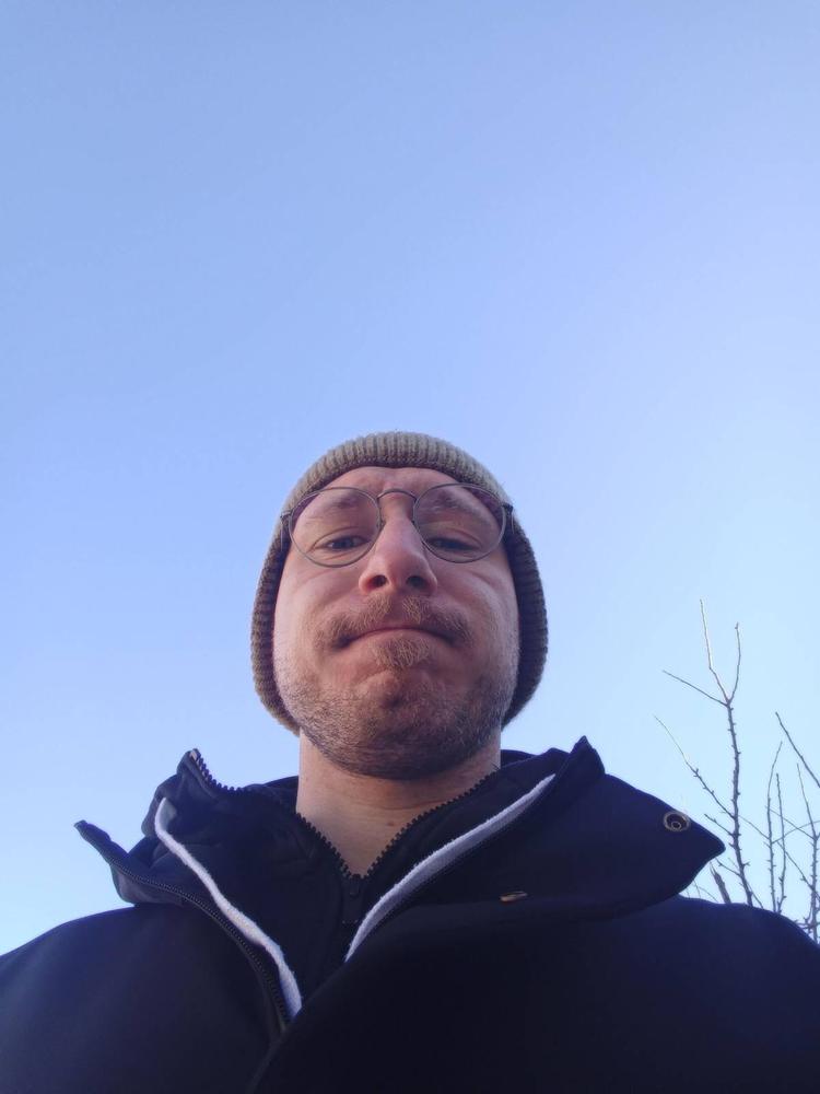 Ora gli spot elettorali si fanno su Pornhub e Tinder: la trovata del candidato Pd