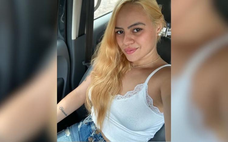Jovem é esfaqueada pelo ex na frente dos filhos, diz polícia
