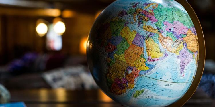 Ci hanno insegnato una mappa del mondo che sbaglia le proporzioni da 457 anni: ora l'Onu vota per cambiarla