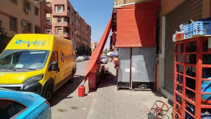 استياء بالحي العسكري بمراكش.. محلات تغلق الأرصفة والسلطات ترد بالتجاهل