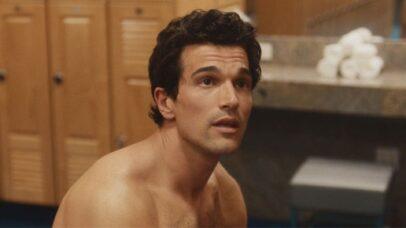 Paul Anthony Kelly surge loiro em primeiras imagens de ‘American Horror Story’