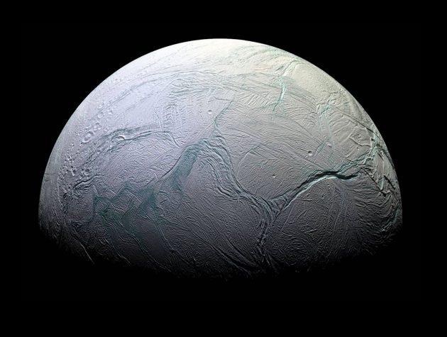 Blick der Cassini-Sonde auf die Oberfläche des Saturnmondes Enceladus. Copyright: NASA/JPL/Space Science Institute