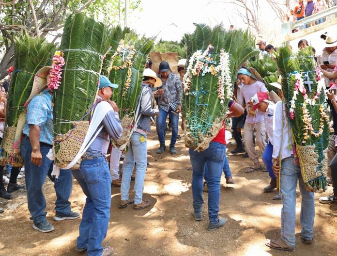 Surimbos: no solo cortan, cuidan y siguen con tradición de la espadaña