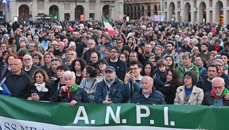 Shabbat il 25 aprile, ma l’Anpi non sposta la fiaccolata. E la Comunità ebraica torinese sarà assente