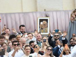 Leone XIV: “l’uomo deve diventare nuovamente capace di simboli”