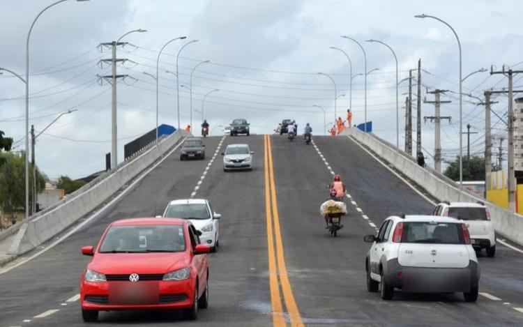 Retorno sob viaduto será interditado em duas etapas por obras em Feira de Santana; confira alternativa