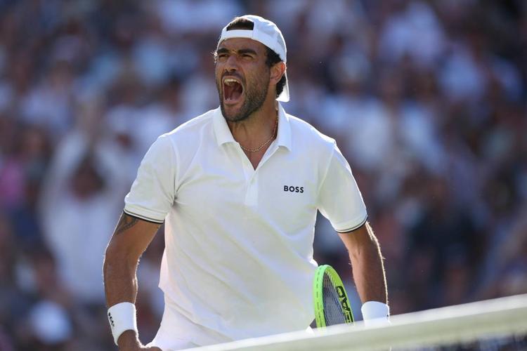 Wimbledon, Berrettini è straordinario: sconfigge Fils in 4 set e vola al terzo turno