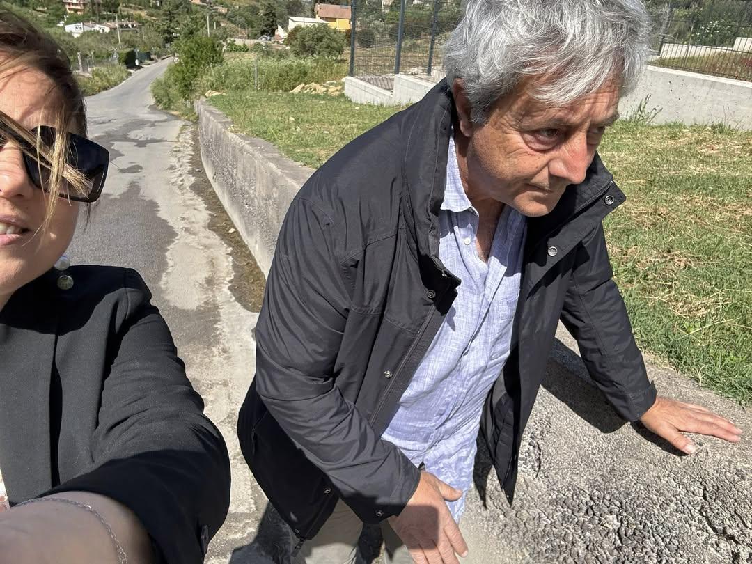Oggi, come ogni giorno da 11 anni:  Dalle 8.30 in Comune ❤️🏛️ E poi… In giro per il paese, tra cantieri, lavori in cors...