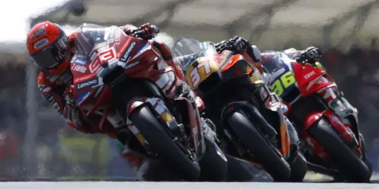 MotoGP, in Ungheria trionfa Marc Marquez su Acosta. Terzo "Pecco" Bagnaia