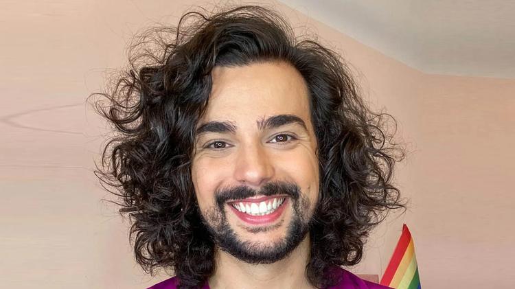 Vitor diCastro fala de luto após término de relação gay em peça: 'Exatamente o que eu vivi'