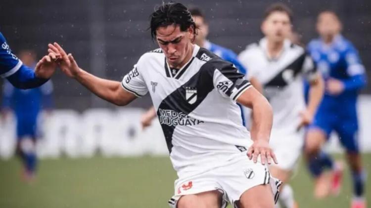 Nicolas Azambuja muito perto do Athletico-PR