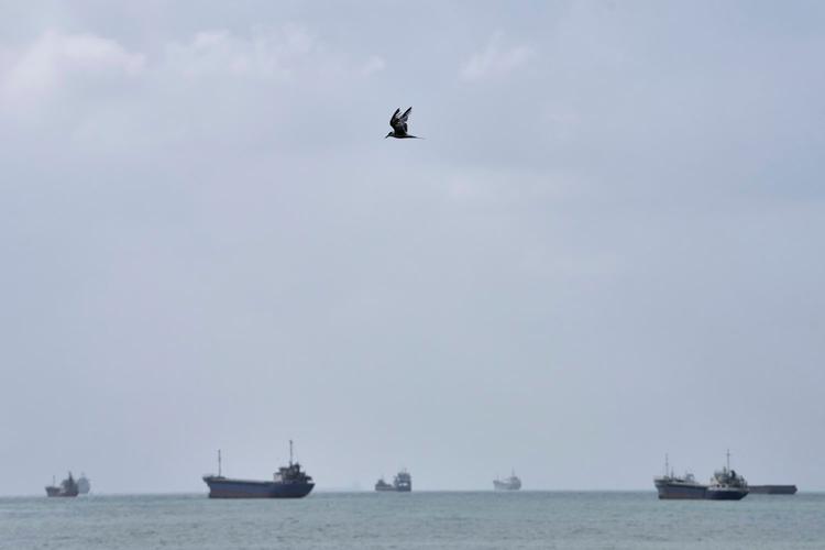 Irã acusa EUA de ataque a petroleiro em meio à escalada de tensões no Oriente Médio