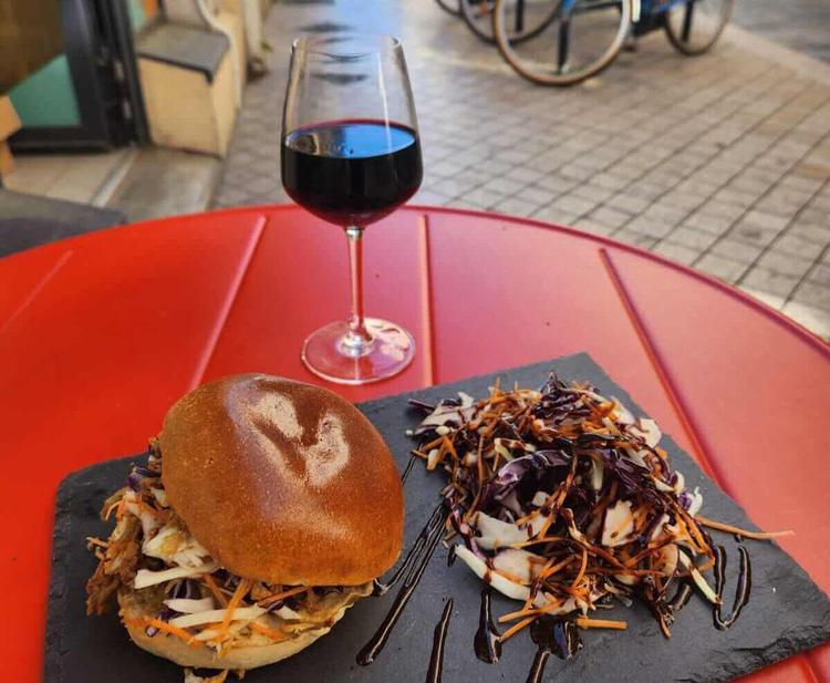 Aube Bordeaux : le bar à tapas végétal qui casse tous les codes