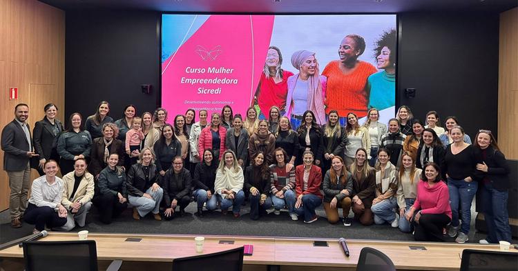 Sicredi Vale do Piquiri Abcd PR/SP presta auxílio a 160 mulheres empreendedoras com programa de formalização profissional