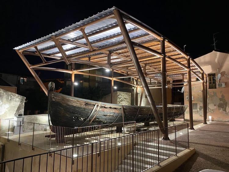 Il palischermo San Tommaso torna a vivere: all’Asylum di Vaccarella una nuova casa per lo storico simbolo della marineria milazzese