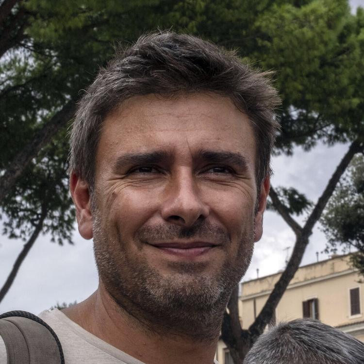 Di Battista, rinviato il rientro da Cuba: l'ex M5S doveva tornare in Italia oggi