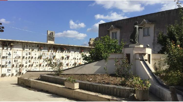 Orari Cimitero dall'1 al 4 novembre: dalle ore 7.00 alle 17.00, orario continuato.