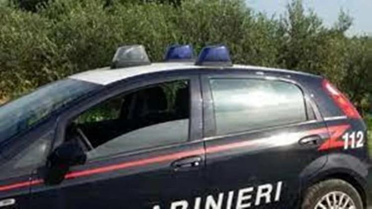 Latina: Infastidisce i passanti e offende i Carabinieri, 39enne denunciato