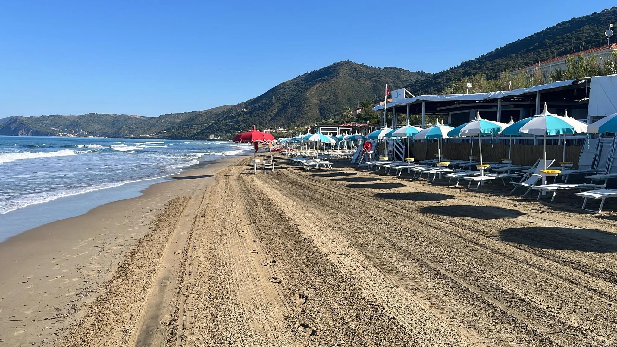 Acciaroli, uomo rischia di annegare a 50 metri dalla riva: salvato dal lavoro di squadra dei bagnini