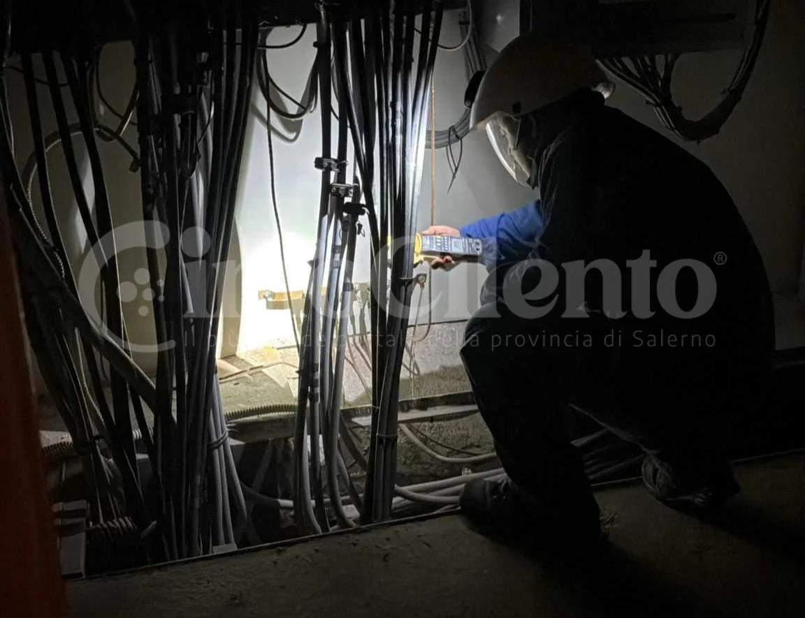 Blackout a Sapri: mezza città al buio da oltre due ore, proteste e disagi per commercianti e turisti