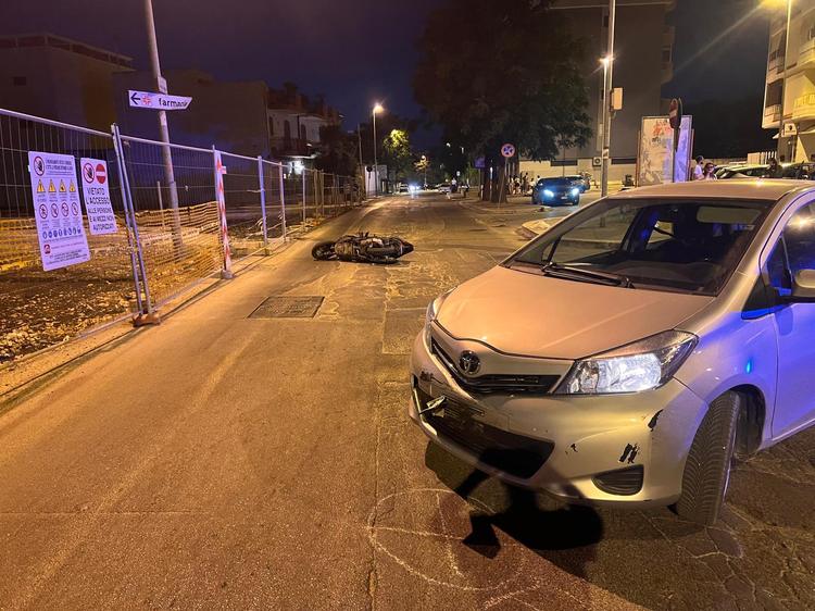 Andria, due incidenti tra auto e moto: un centauro in codice rosso